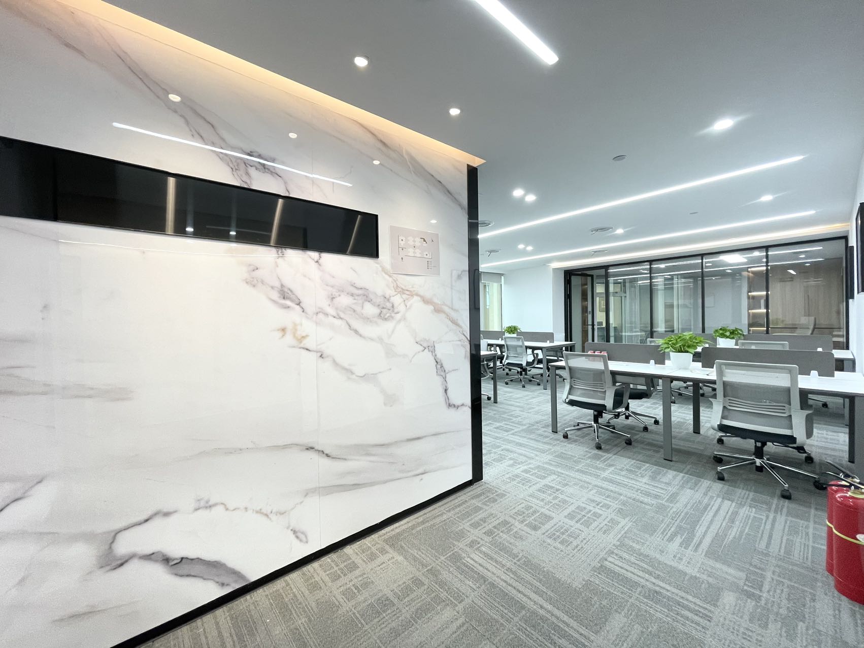 威海路上的上海招商局广场出租153平精装修办公室