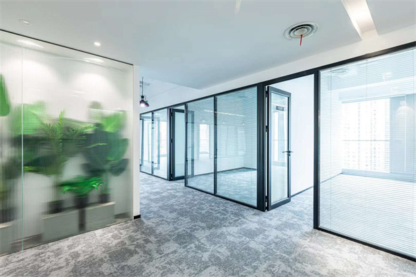 静安之心，商务之巅：招商局广场的高端办公体验